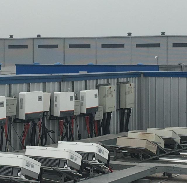 AFCI インバータ ： 不可欠な太陽光安全装置